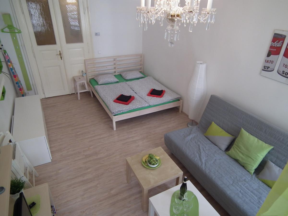 Apartment In The Centre Прага Экстерьер фото