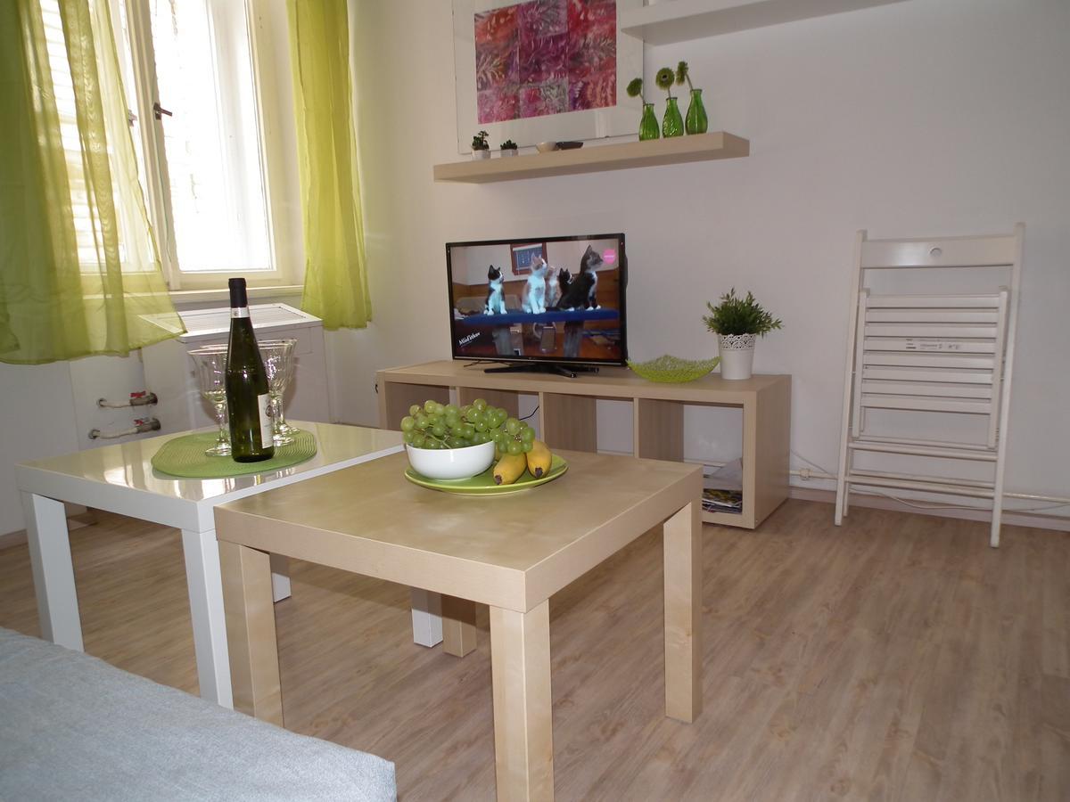 Apartment In The Centre Прага Экстерьер фото