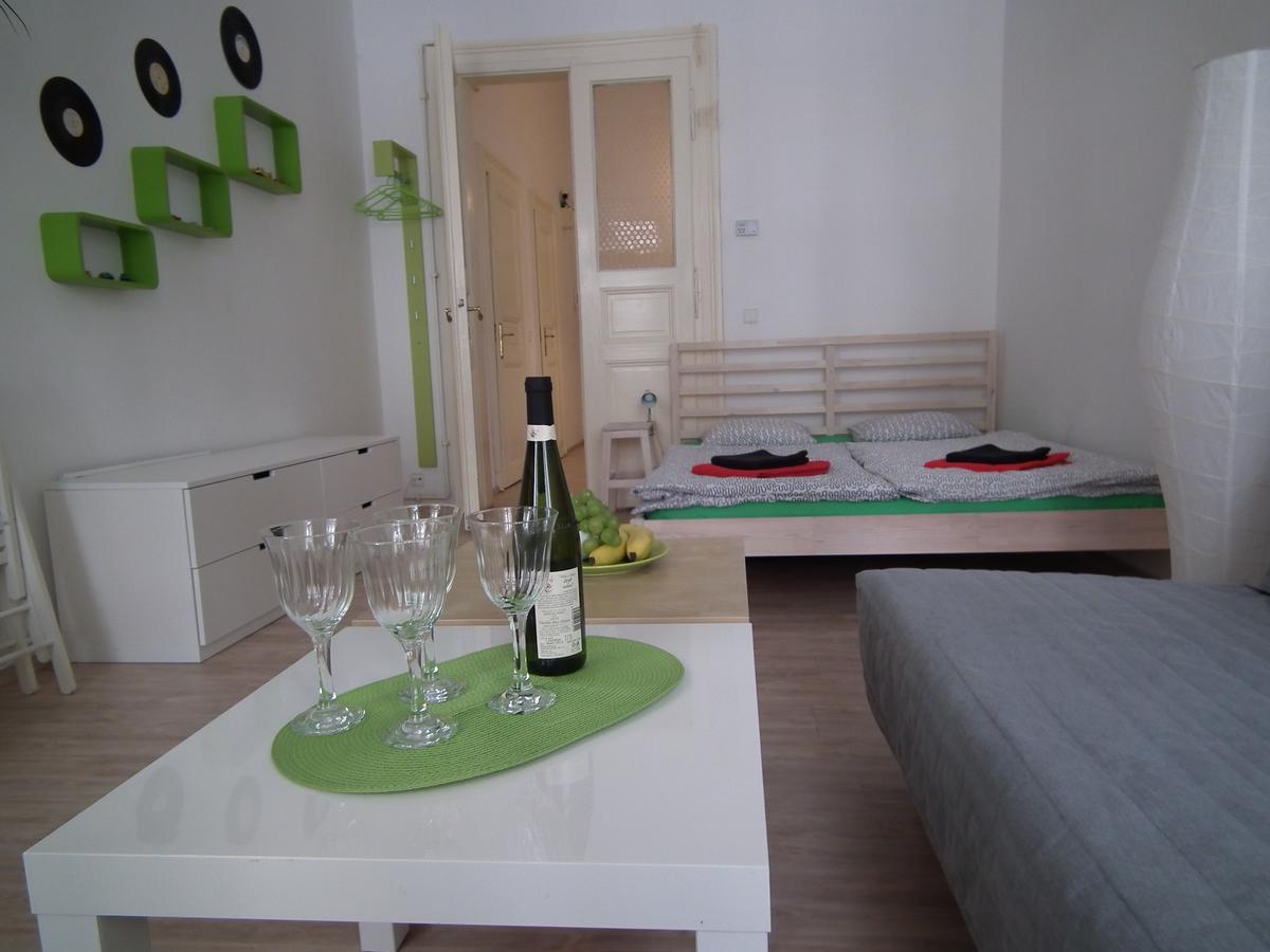 Apartment In The Centre Прага Экстерьер фото