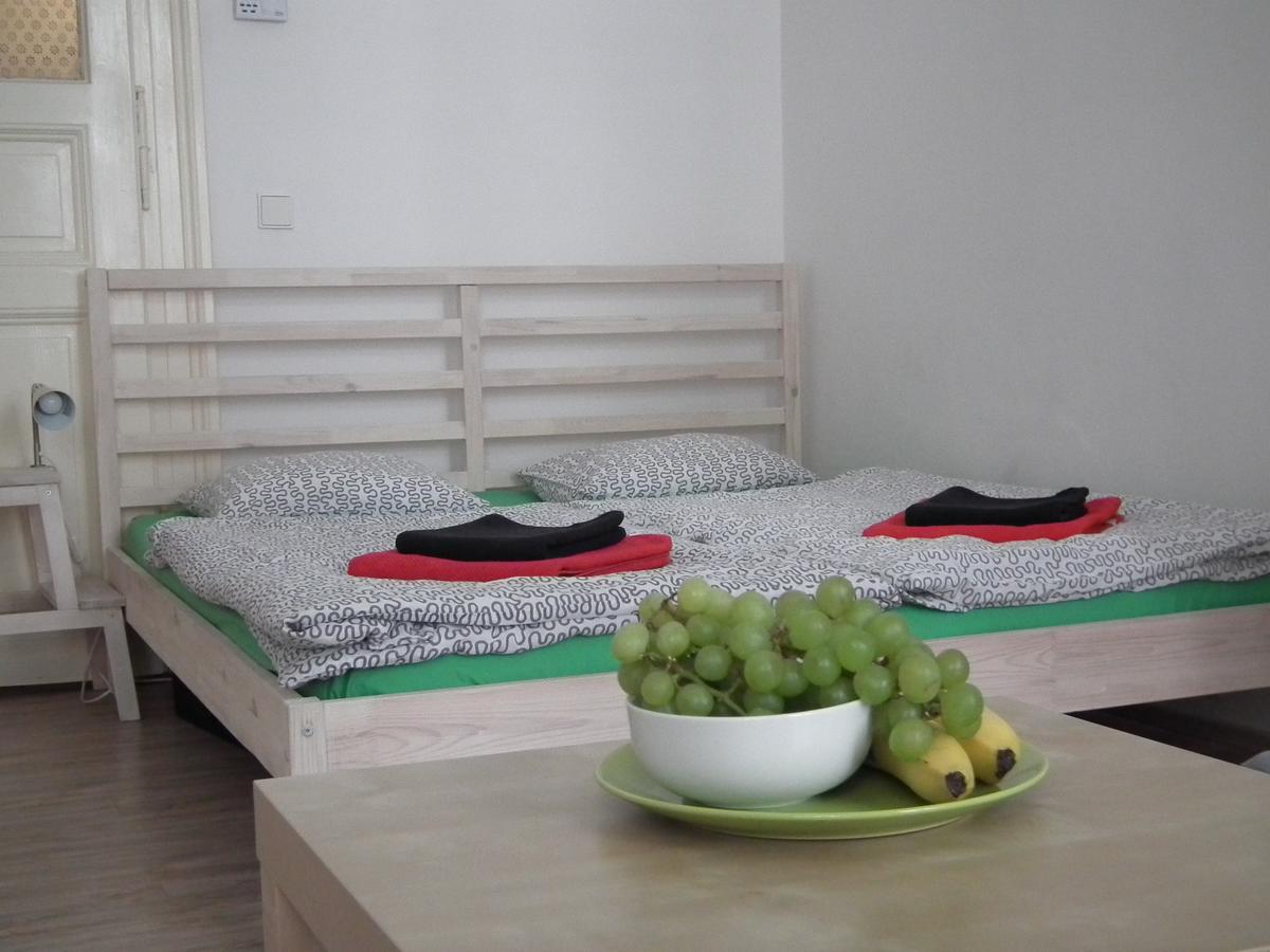 Apartment In The Centre Прага Экстерьер фото